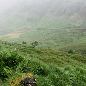 Vista del Valle de Glencoe, Fort Williams, Escocia, con niebla