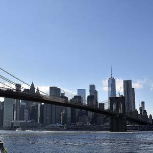 Vista del puente de Brooklyn desde Brooklyn, Nueva york