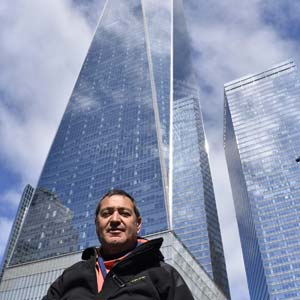 Jubilado viajero en el One World Observatory, Nueva York